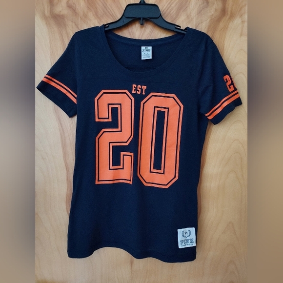 Pink brand t-shirt - Picture 5 of 6